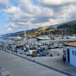 Der Yachthafen von Tropea