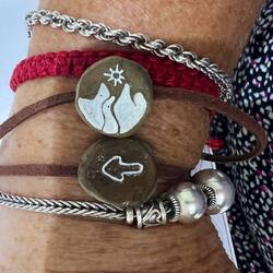 The earthen bracelets