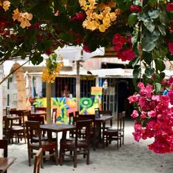 Eine benachbarte Bar