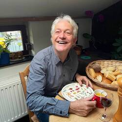 Gui being very animated