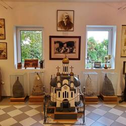 Wicker bee hives again. If I understood our guide correctly, the church model is a bee hive too.