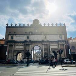 Das ursprüngliche Stadttor von Rom