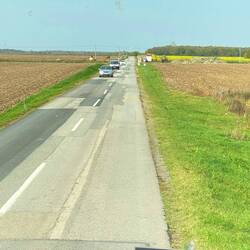 Narrow road to Laslova