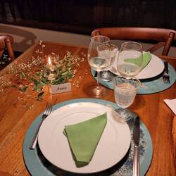 Jeden Abend eine frische Deko auf dem Tisch 🌴🌿