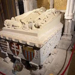Tomb of King Bela III and his wife, Anne, was relocated in the chapel in 1898.