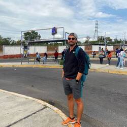 Chunnt do ächt no en Bus🤔..d'Tafle sind uf allfäll sehr hilfrich