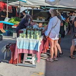 Hier gab es leckeren Tee und Olivenöl