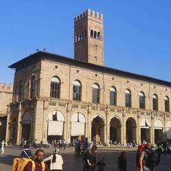 Auf der Piazza Maggiore