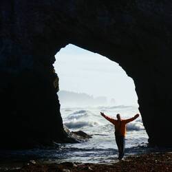 Hole-in-the-wall at Rialto Beach