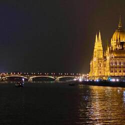 Parliament and the Margaret Bridge