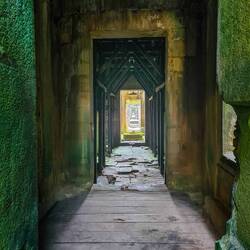 Der Gang zum König. Es wird größer. Andersrum wird es kleiner wg. des Respektes