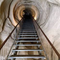 Früher Wasserentsorgungstunnel, jetzt Eingang