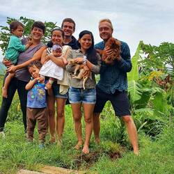 Alle lieben Menschen und Tiere zusammen