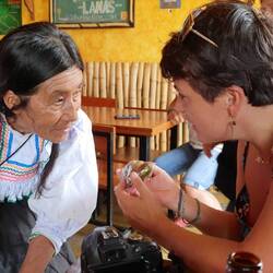 Kontakt mit den Idigenen knüpfen