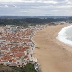 Blick vom oberen Ortsteil auf Nazaré