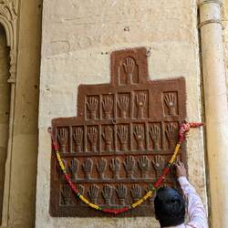 Handabdrücke der Witwen des Maharadschas Man Singh