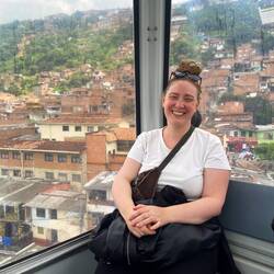 Jeg nyder turen og udsigten i kabelbanen