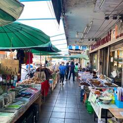 Markets on the streets