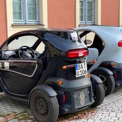 One-seater electric vehicles for hire