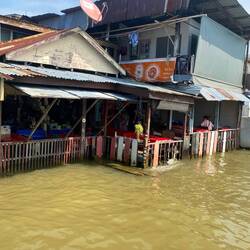 Houses under water during high tide