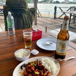 Chicken Cashew im Kaloang Home Kitchen