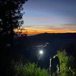 Hike to to viewpoint for sunrise