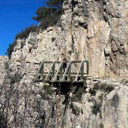 Glad there was a bridge & I didn't have to hug the mountain here! 😳