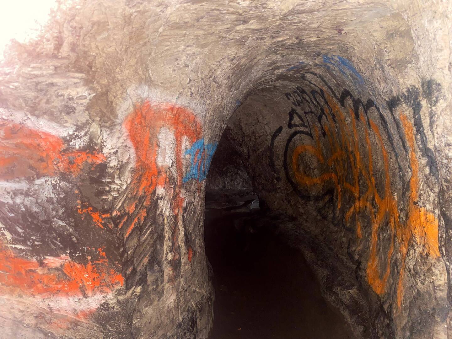Eingang heilige Höhle