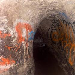 Eingang heilige Höhle