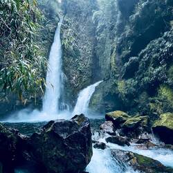 arrivée à la cascade. Emerveillement. Et angoisse: saurons-nous revenir?