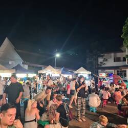 Food Court mit Kinderstühlen