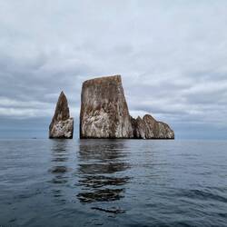 Imposanter Kicker Rock