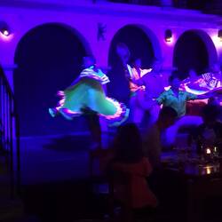 Traditioneller bolivianischer Tanz im Hostel