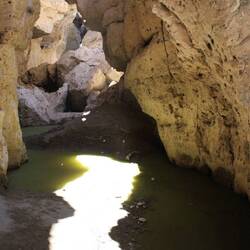 Restliche Wasser im Canyon, zum Baden nur noch bedingt geeignet