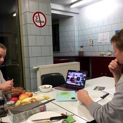 Ich dachte die Zeiten von online Events wäre vorbei aber so kochen, ist doch ganz lustig ;)