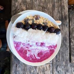When you have been craving a smoothie bowl for days - and then finally there it is! 😍