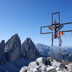 Ein Altar hoch über den Drei Zinnen