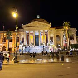 Operahuset by night
