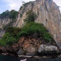 We surfaced here - this goes straight down - the wall we dove along