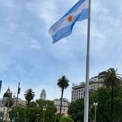 Argentinische Flagge vor dem Regierungsgebäude, Plaza de Mayo
