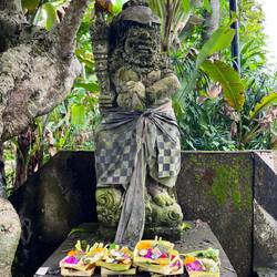 Offerings in the village of Demulih
