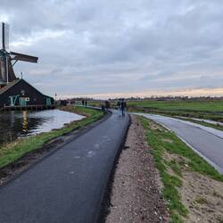 You can see the river (left) is higher than the canal (right). Yet the water moves right to left