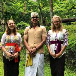 Us volunteers in traditional balinese clothing