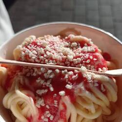 Ovviamente è finto. Super buono gg 100/100