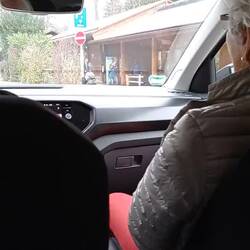 IMPORTANTE IL VOLUME. Albano sei tutti noi