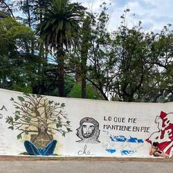 Auf diesem Transparent hat der Fan alle Konzerte von "La Renga" notiert, die er besucht hat.