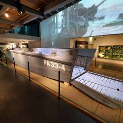 Amphibious landing craft