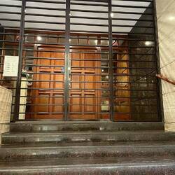 Zweifach gesicherter Hauseingang bei unseren Gastgebern