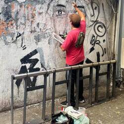 Auf dem Heimweg sehen wir etliche Fassaden-Maler.