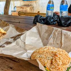 Nasi Goreng to go Essen wir am Strand